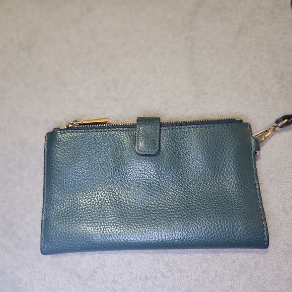 Michael Kors Green Wristlet - Picture 3 of 8